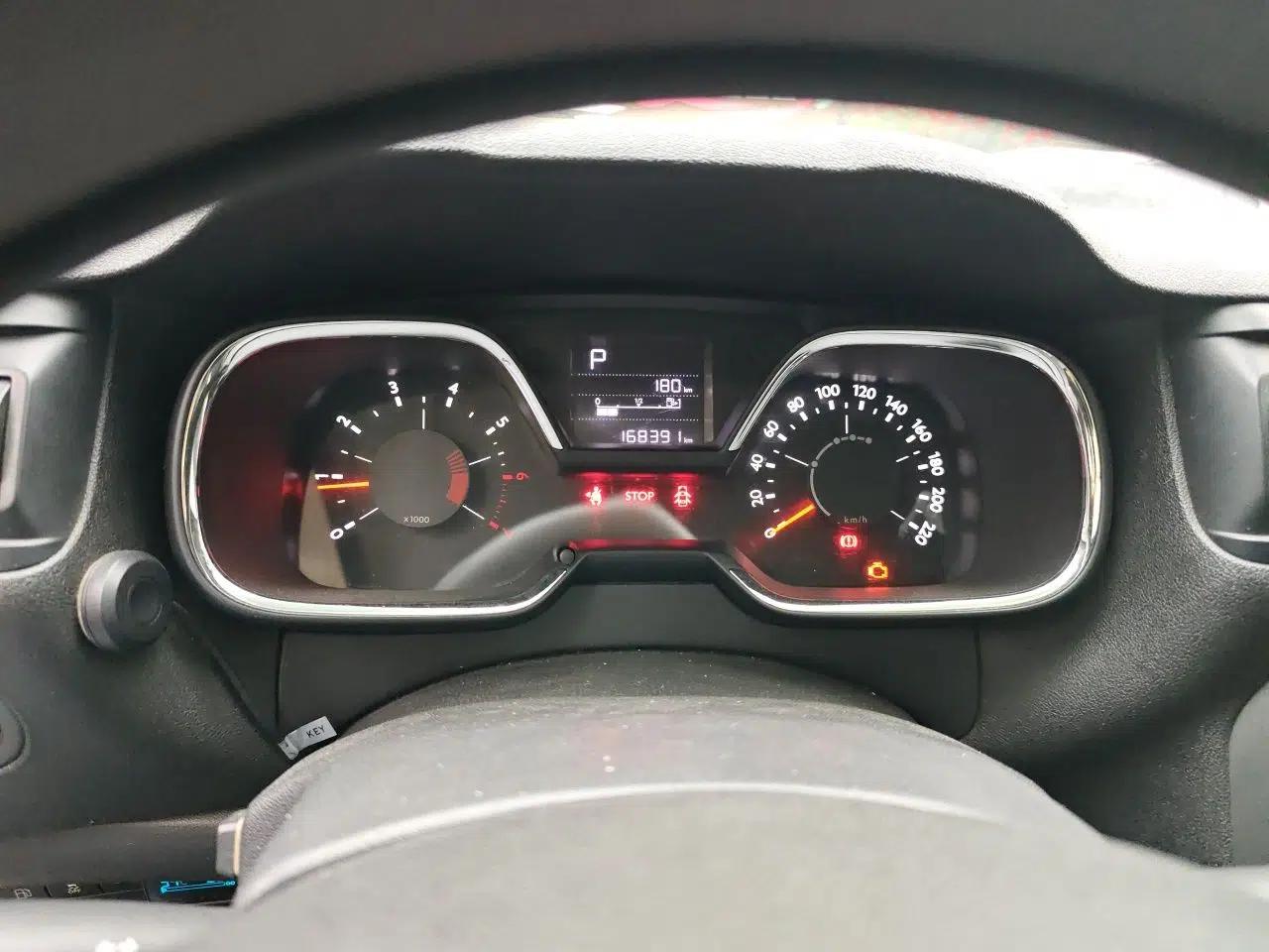 Citroen C4 Sega 2016 1.6L Automatic Comfort Model — миниатюра 12