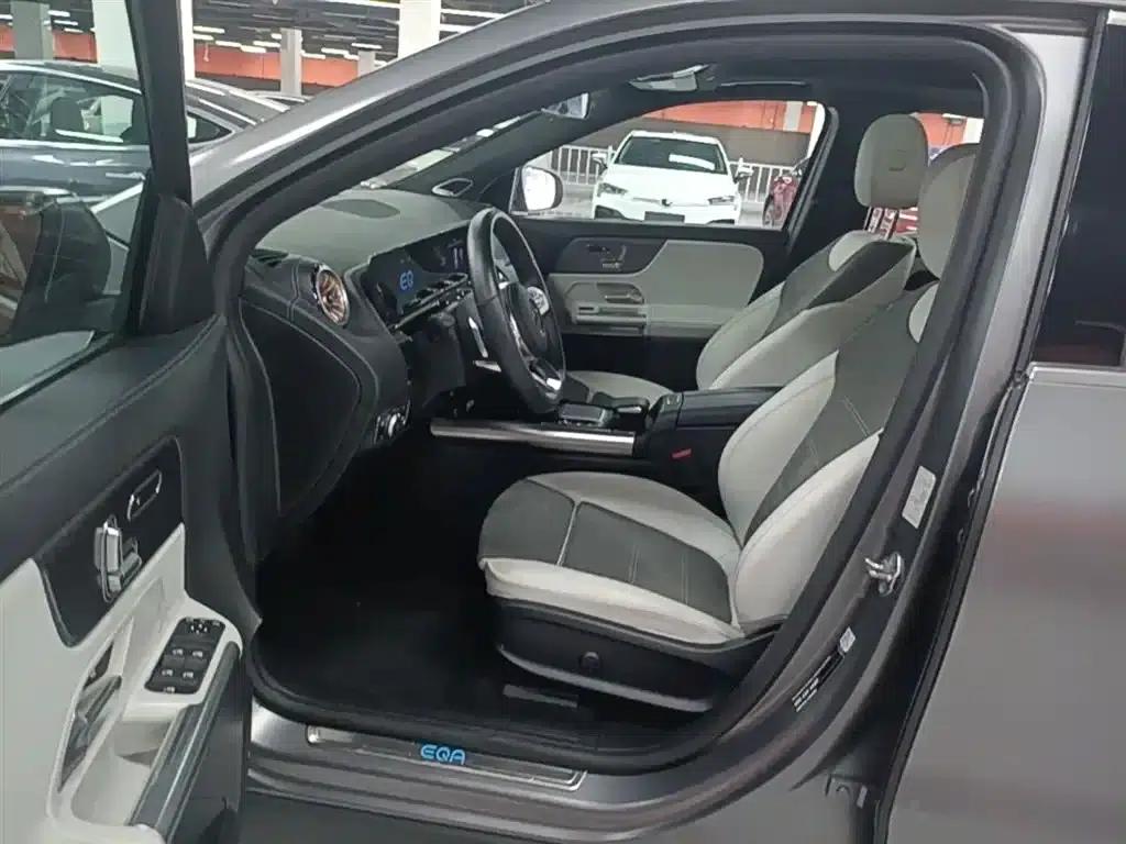 Mercedes-Benz EQA 2022 EQA 300 4MATIC First Edition — миниатюра 15