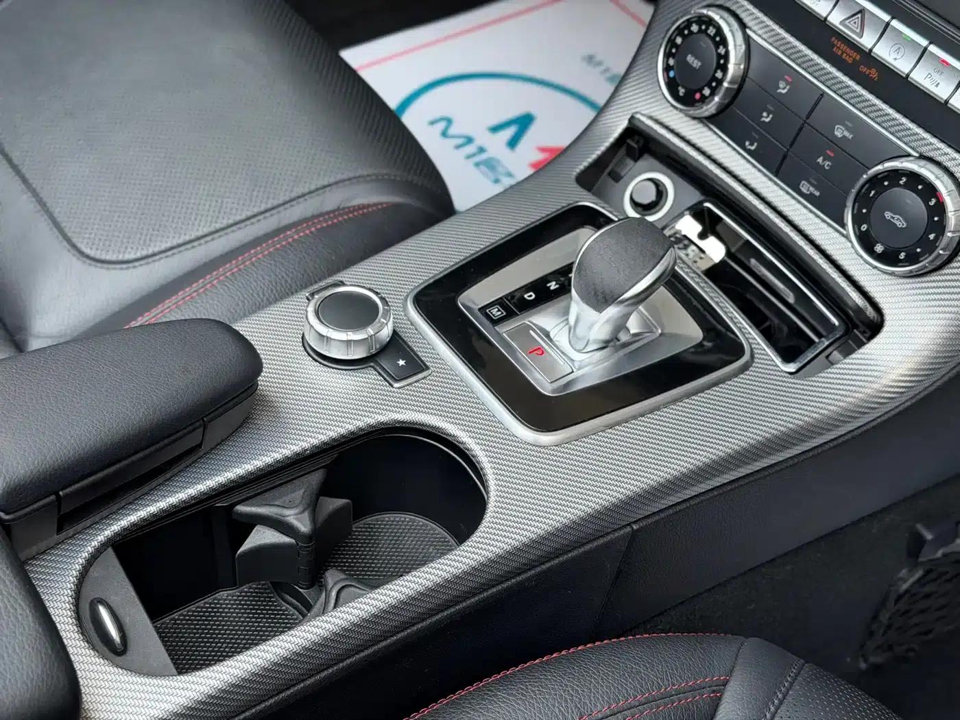 Mercedes-Benz SLC 2018 SLC 260 Vermilion Edition — миниатюра 11