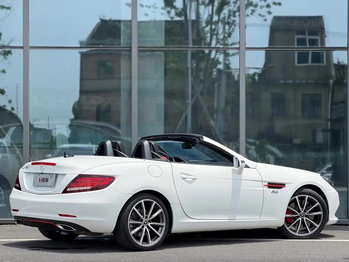 Mercedes-Benz SLC 2018 SLC 260 Vermilion Edition — миниатюра 6