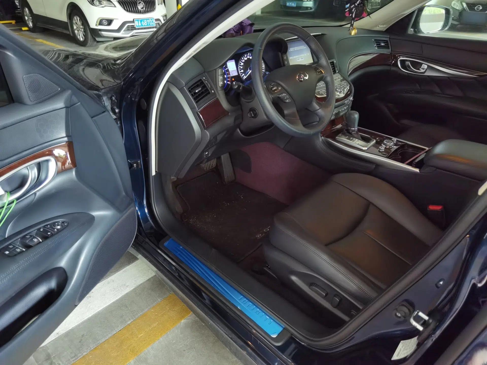 Infiniti Q70 2017 Q70L 2.5L Enjoyment Edition — миниатюра 17