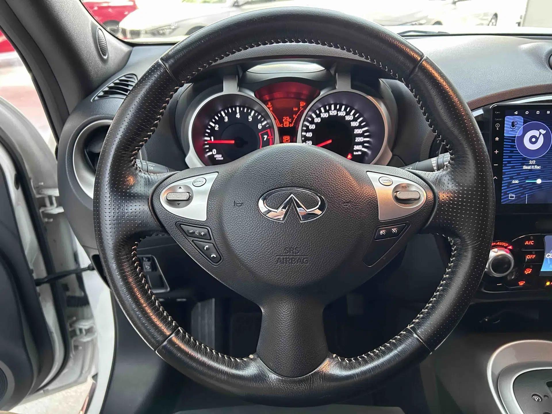 Infiniti ESQ 2014 1.6L Spontaneous Edition — миниатюра 11
