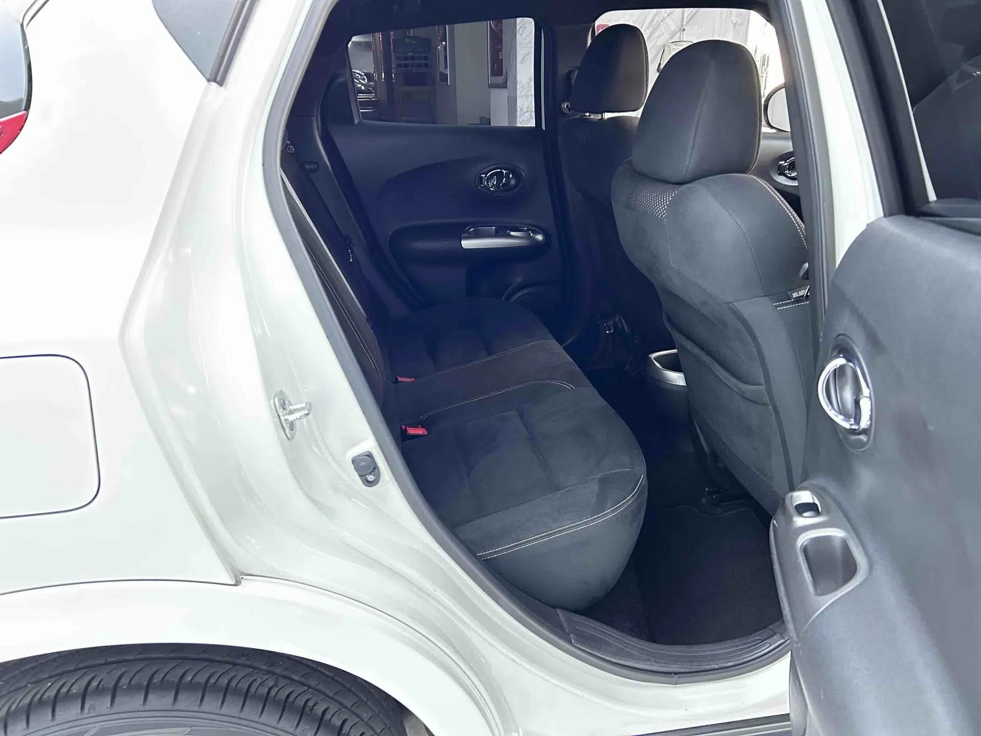 Infiniti ESQ 2014 1.6L Spontaneous Edition — миниатюра 21