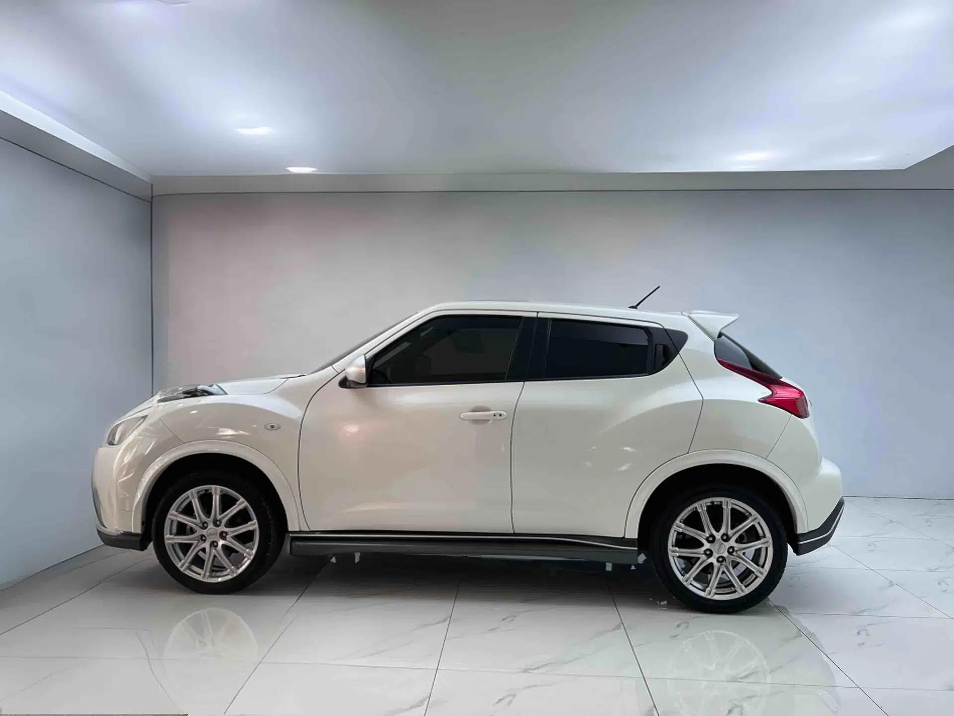 Infiniti ESQ 2014 1.6L Spontaneous Edition — миниатюра 5