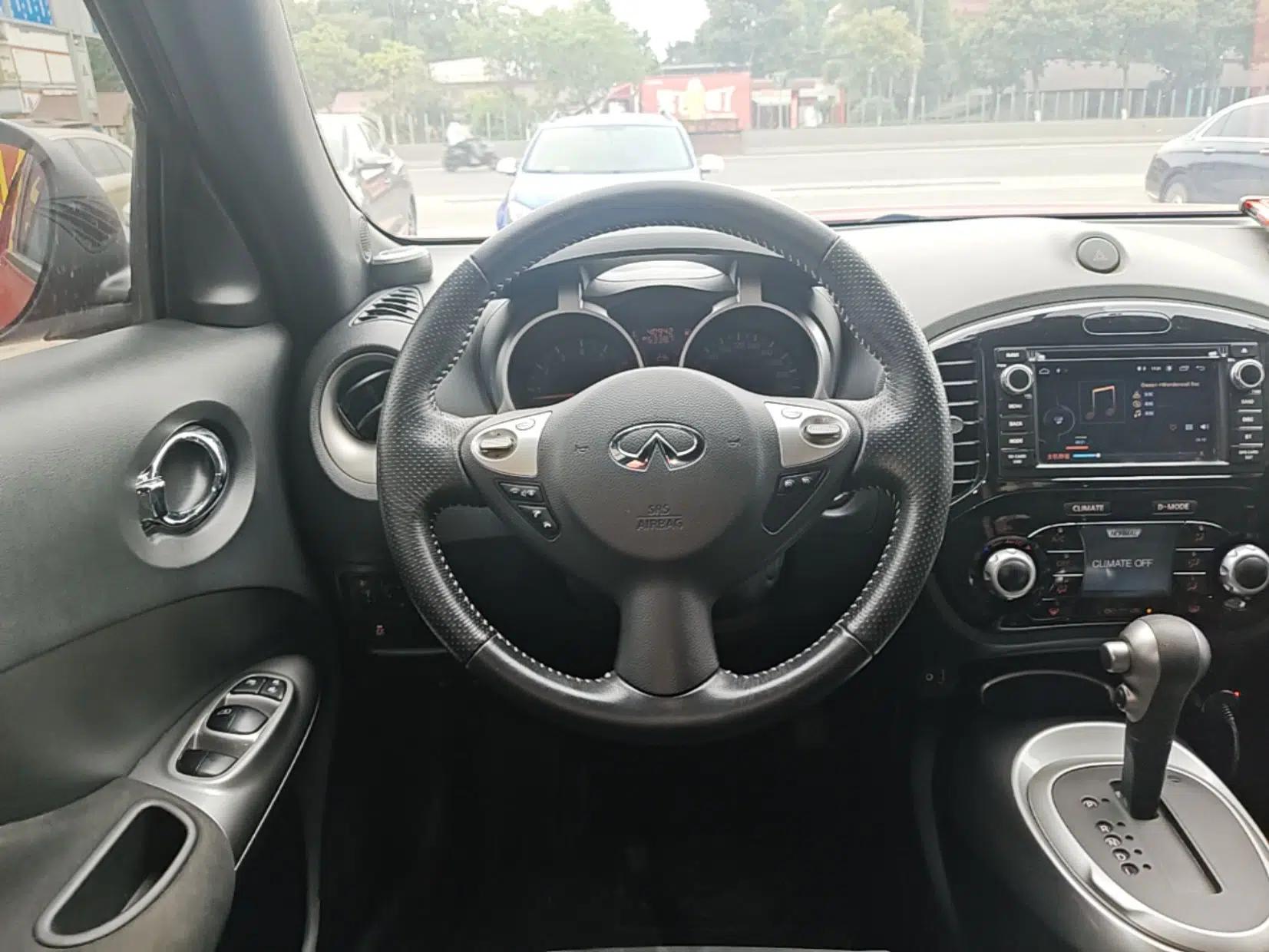 Infiniti ESQ 2014 1.6L Spontaneous Edition — миниатюра 14