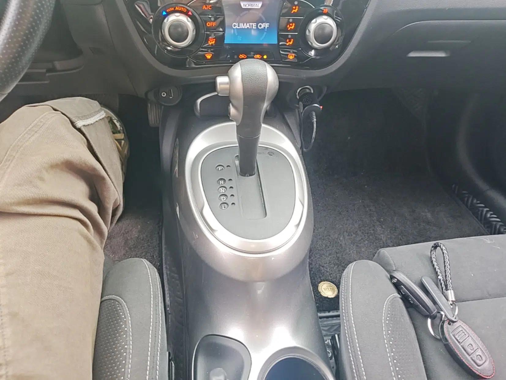 Infiniti ESQ 2014 1.6L Spontaneous Edition — миниатюра 17