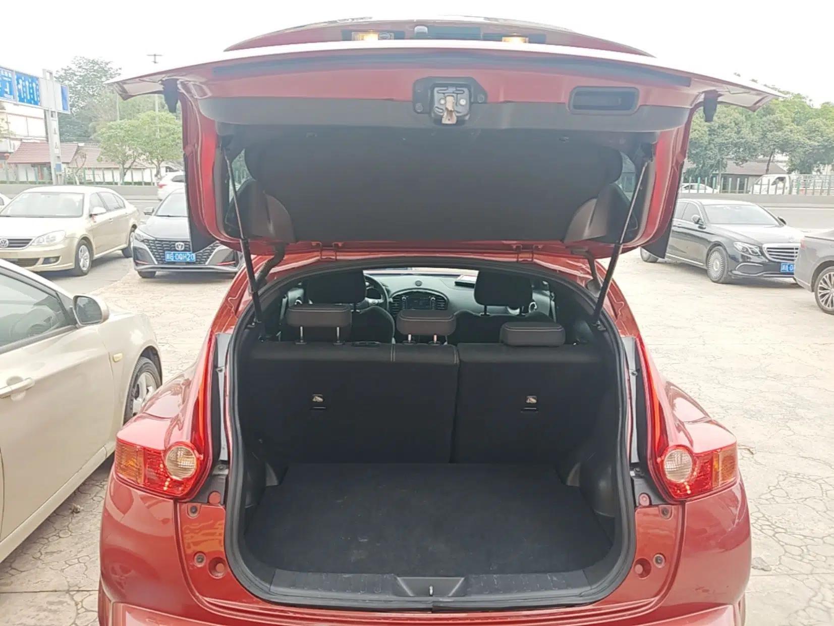 Infiniti ESQ 2014 1.6L Spontaneous Edition — миниатюра 22