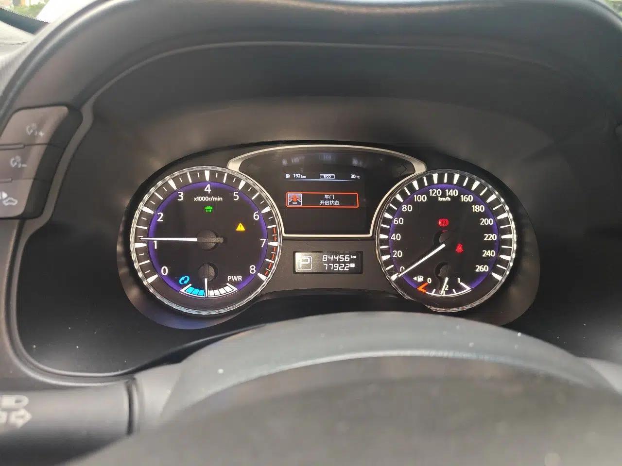 Infiniti QX60 2014 2.5 S/C Hybrid Two-Wheel Drive Excellence Edition — миниатюра 13