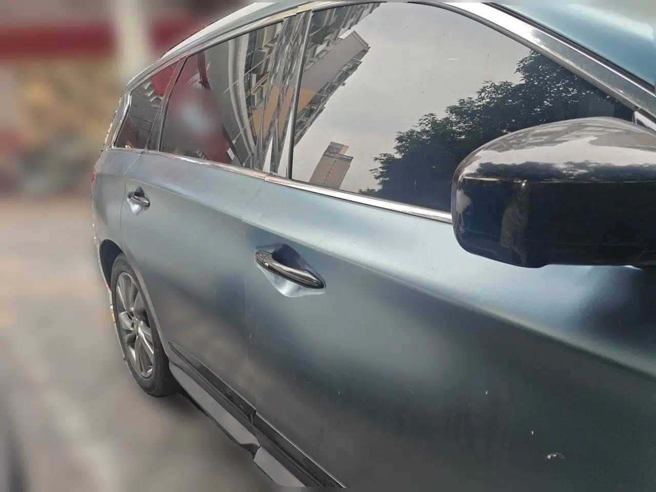 Infiniti QX60 2014 2.5 S/C Hybrid Two-Wheel Drive Excellence Edition — миниатюра 3