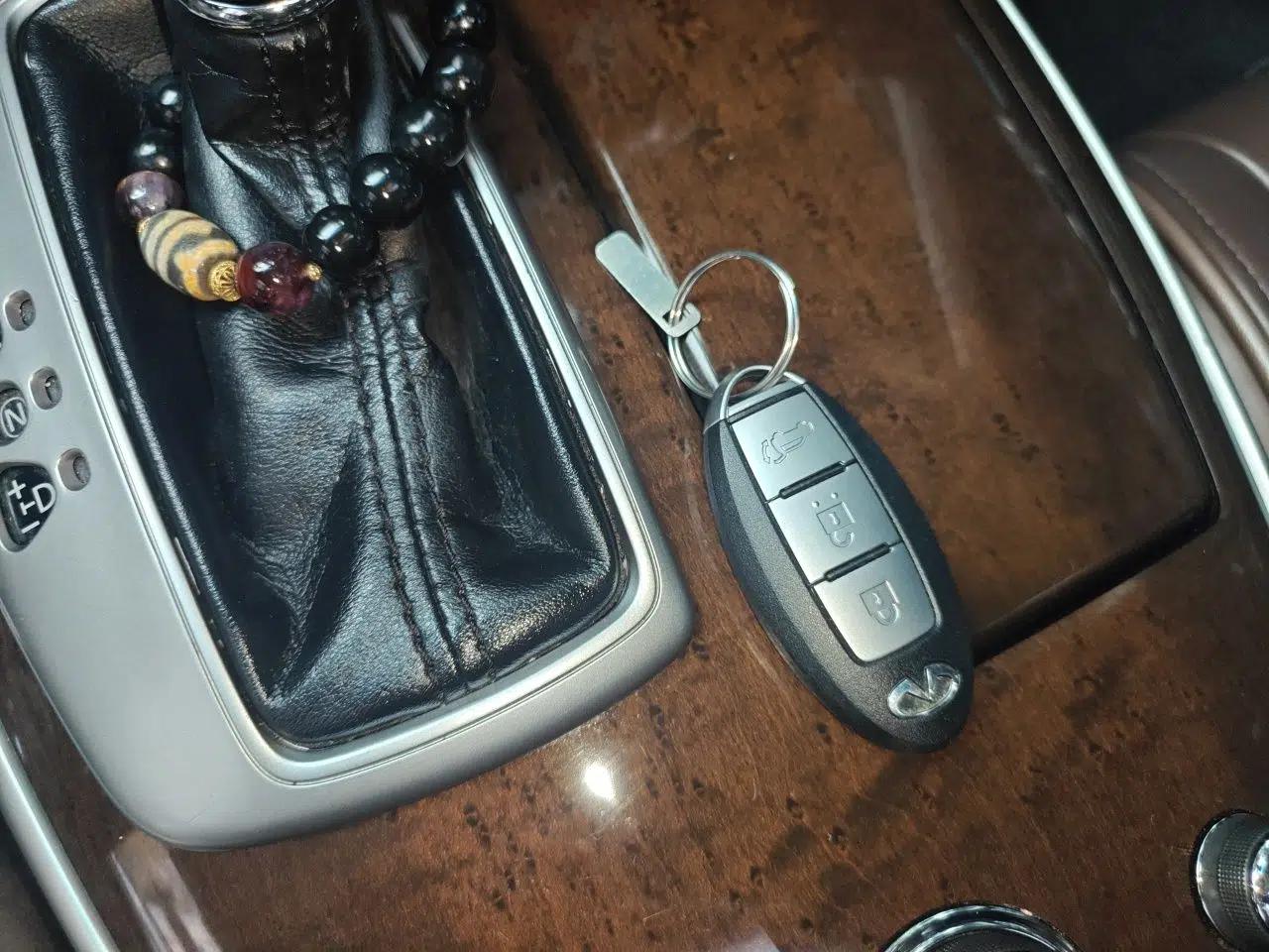 Infiniti QX60 2014 2.5 S/C Hybrid Two-Wheel Drive Excellence Edition — миниатюра 9