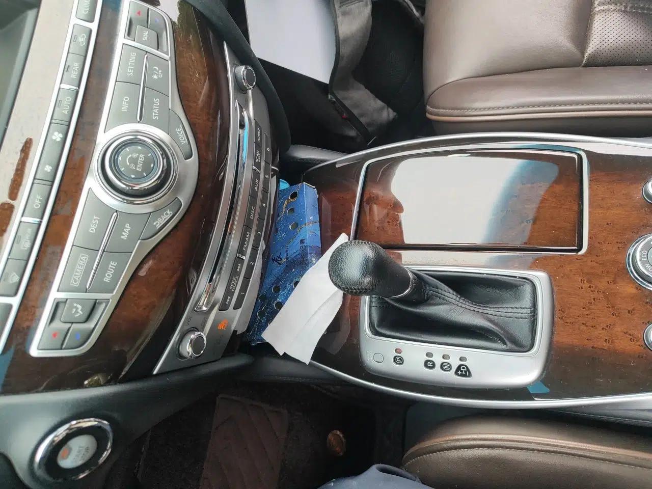 Infiniti QX60 2014 2.5 S/C Hybrid Two-Wheel Drive Excellence Edition — миниатюра 15
