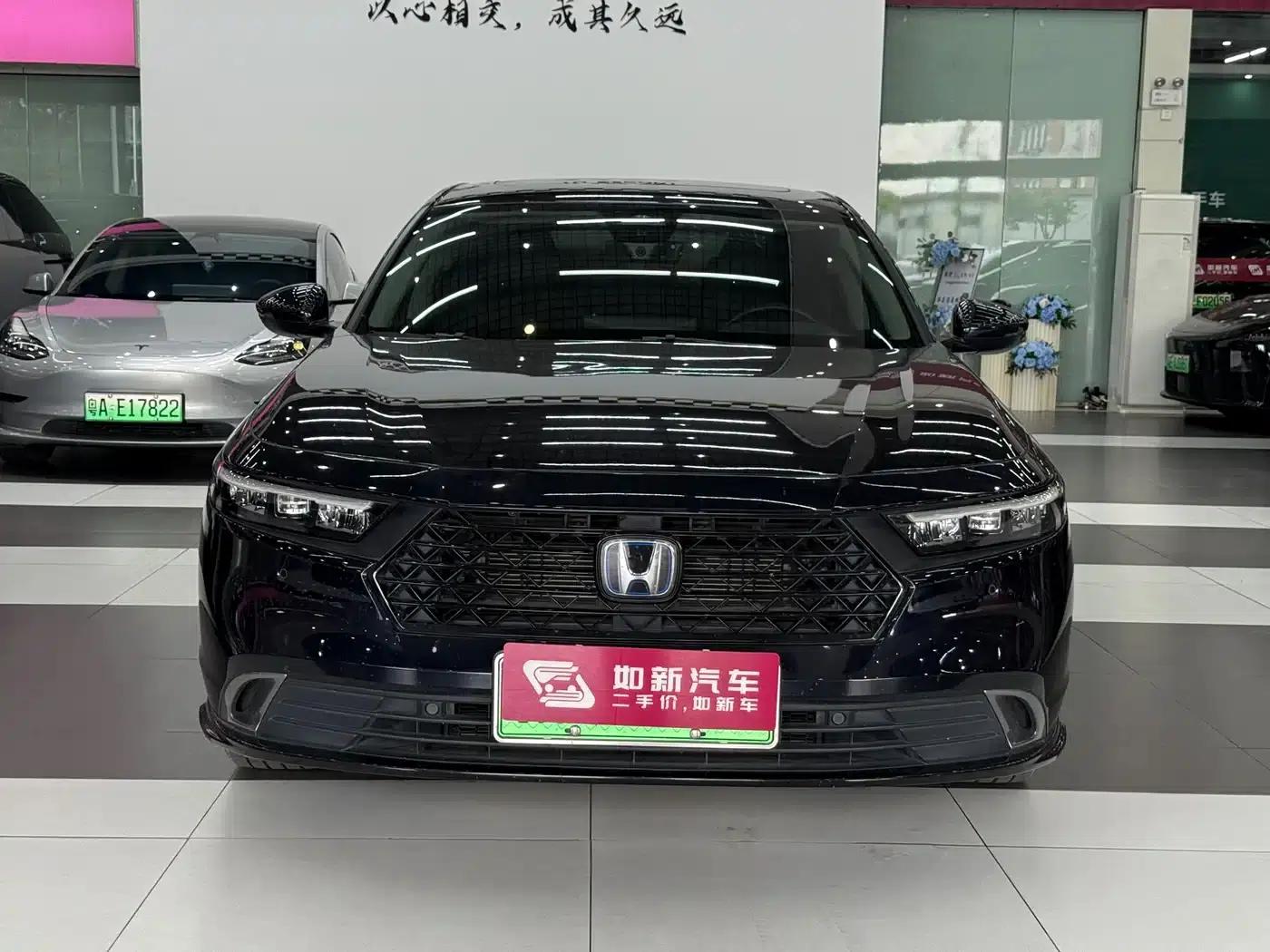Accord PHEV 2023 2.0L e:PHEV Premium Edition — миниатюра 2