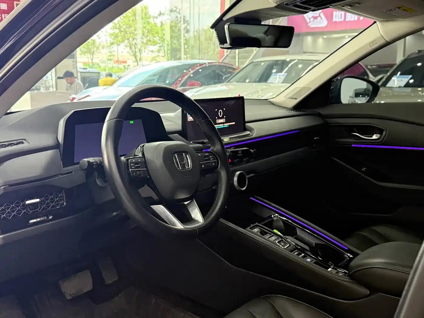 Accord PHEV 2023 2.0L e:PHEV Premium Edition — миниатюра 11