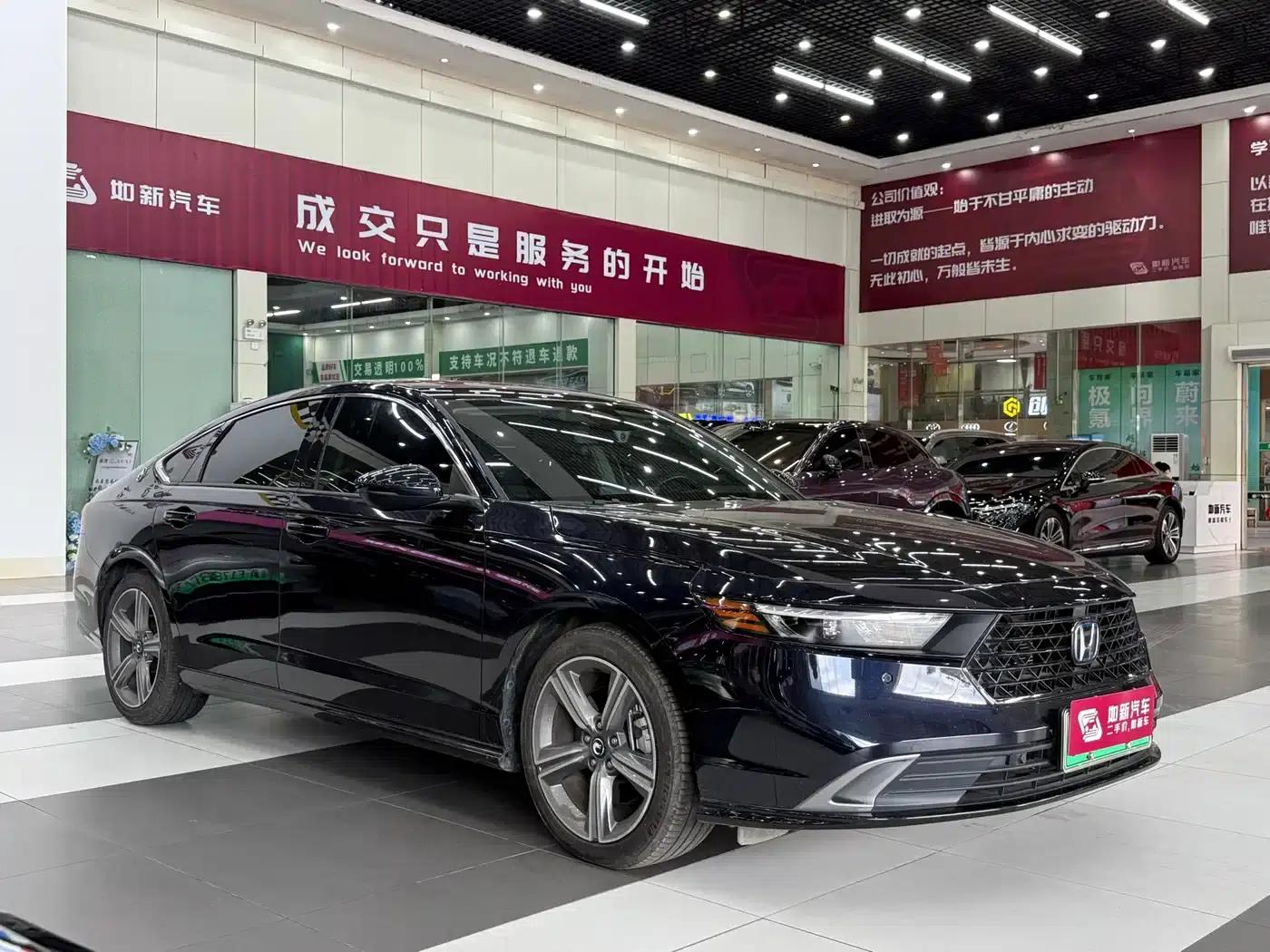 Accord PHEV 2023 2.0L e:PHEV Premium Edition — миниатюра 3