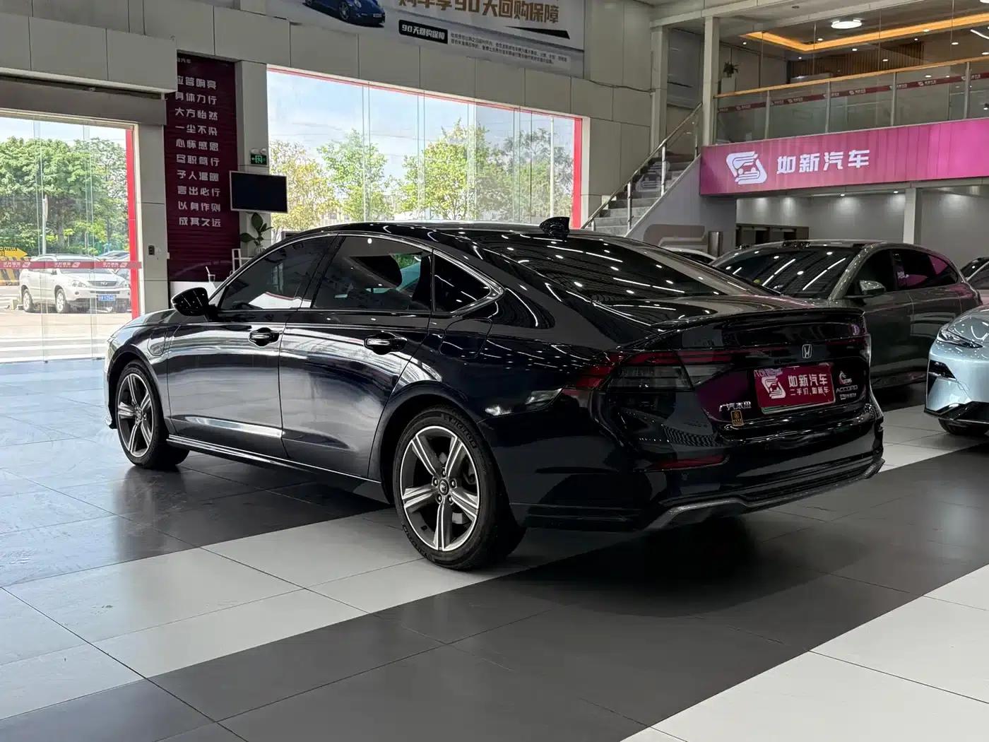 Accord PHEV 2023 2.0L e:PHEV Premium Edition — миниатюра 4