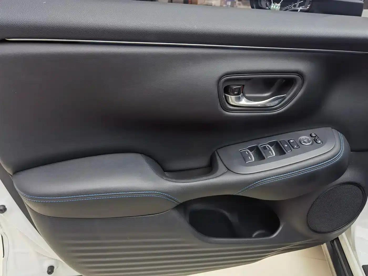 Honda HR-V 2024 240TURBO Sporty Edition — миниатюра 6
