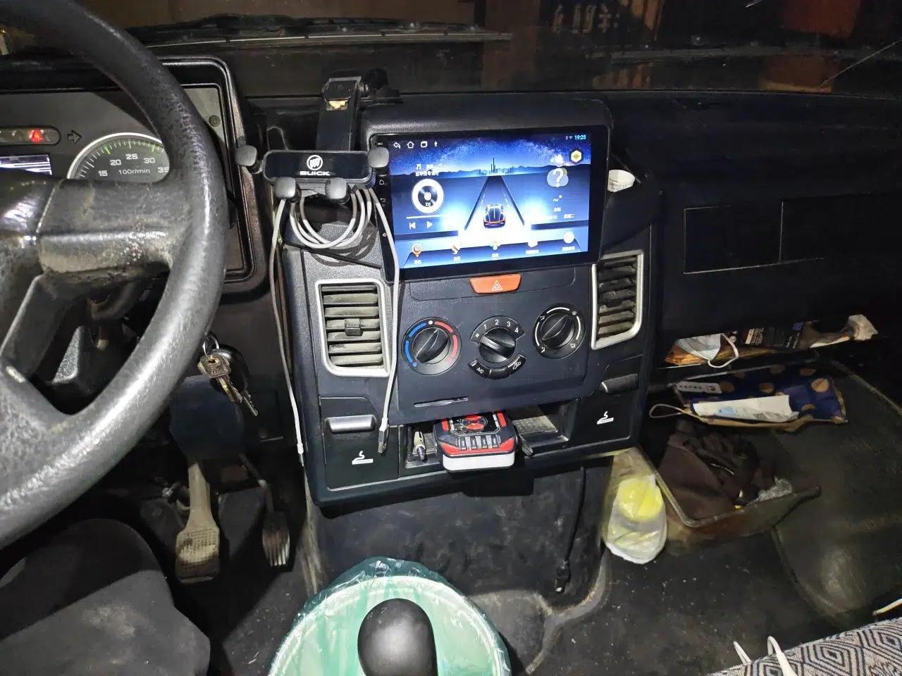 Iveco Daily 2021 2.8T V40 VAN厢式 Delivery Van 3-Seater Long Wheelbase Mid-Roof Design Dual Tires Side Sliding Door — миниатюра 14