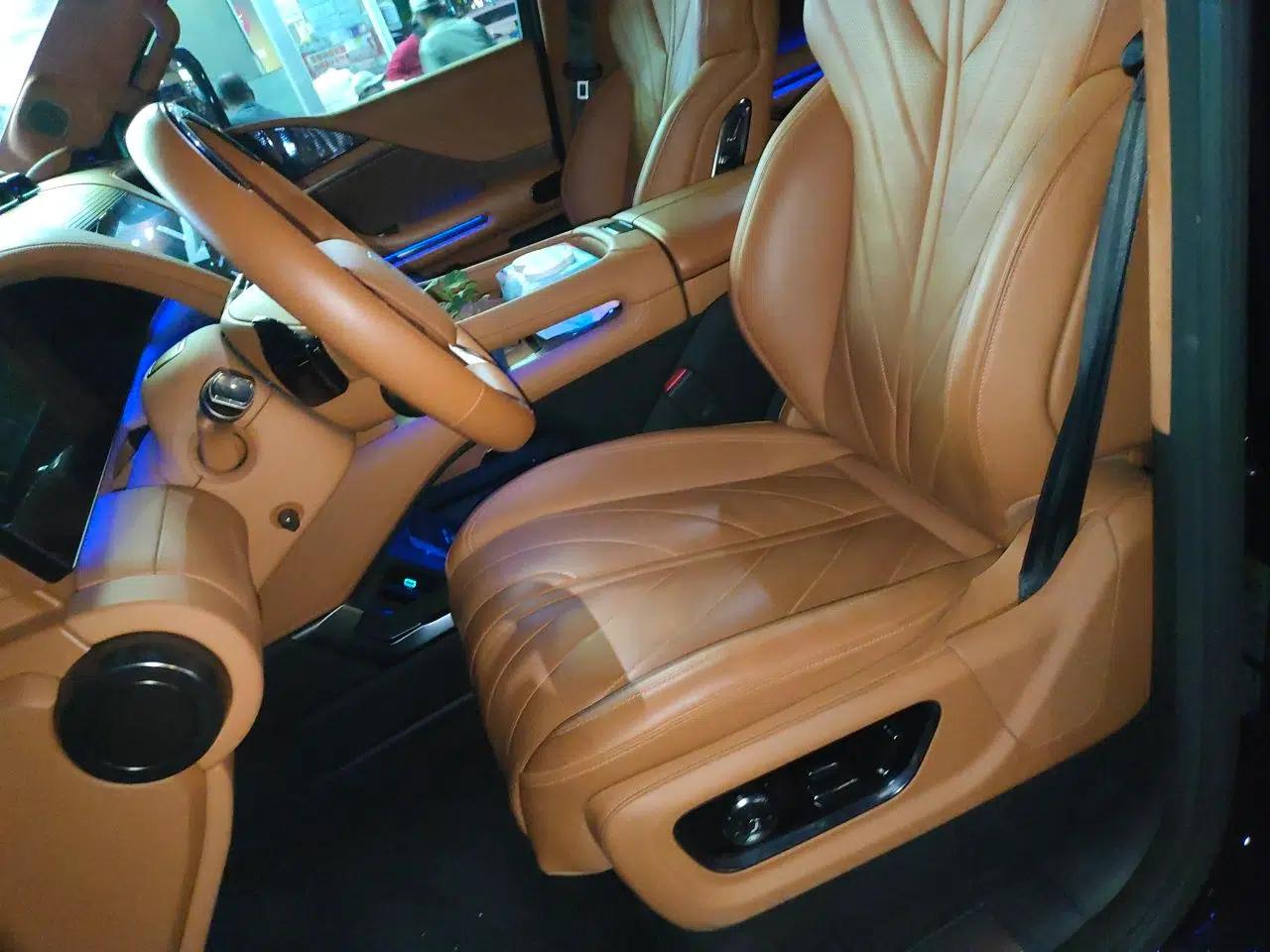 Yangwang U8 2023 Luxury Edition — миниатюра 16