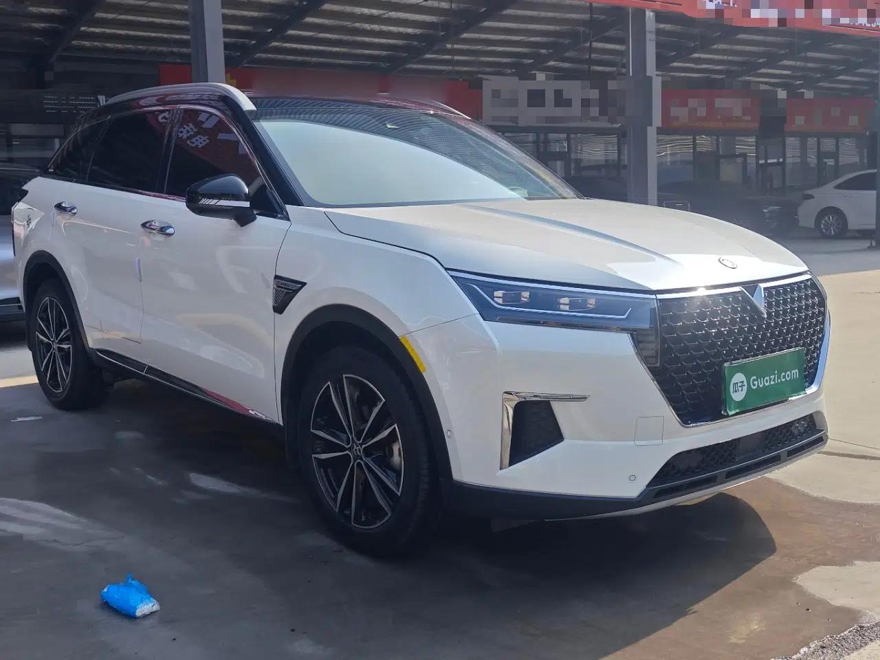 Venucia Star 2020 260T Automatic 48V Mild Hybrid Turbocharged Starry Edition — миниатюра 6