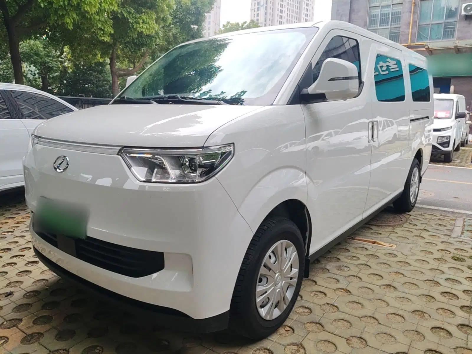 Ruichi EC75 2025 Model Passenger Vehicle Ultra-Charging Edition Pioneer I 52.16 kWh — миниатюра 1