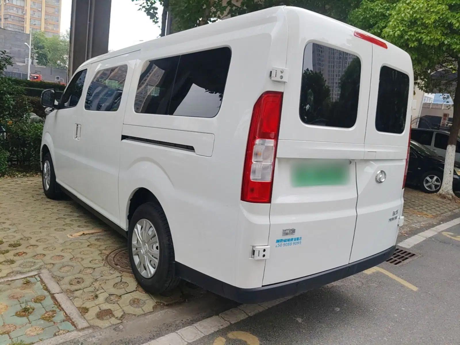 Ruichi EC75 2025 Model Passenger Vehicle Ultra-Charging Edition Pioneer I 52.16 kWh — миниатюра 4