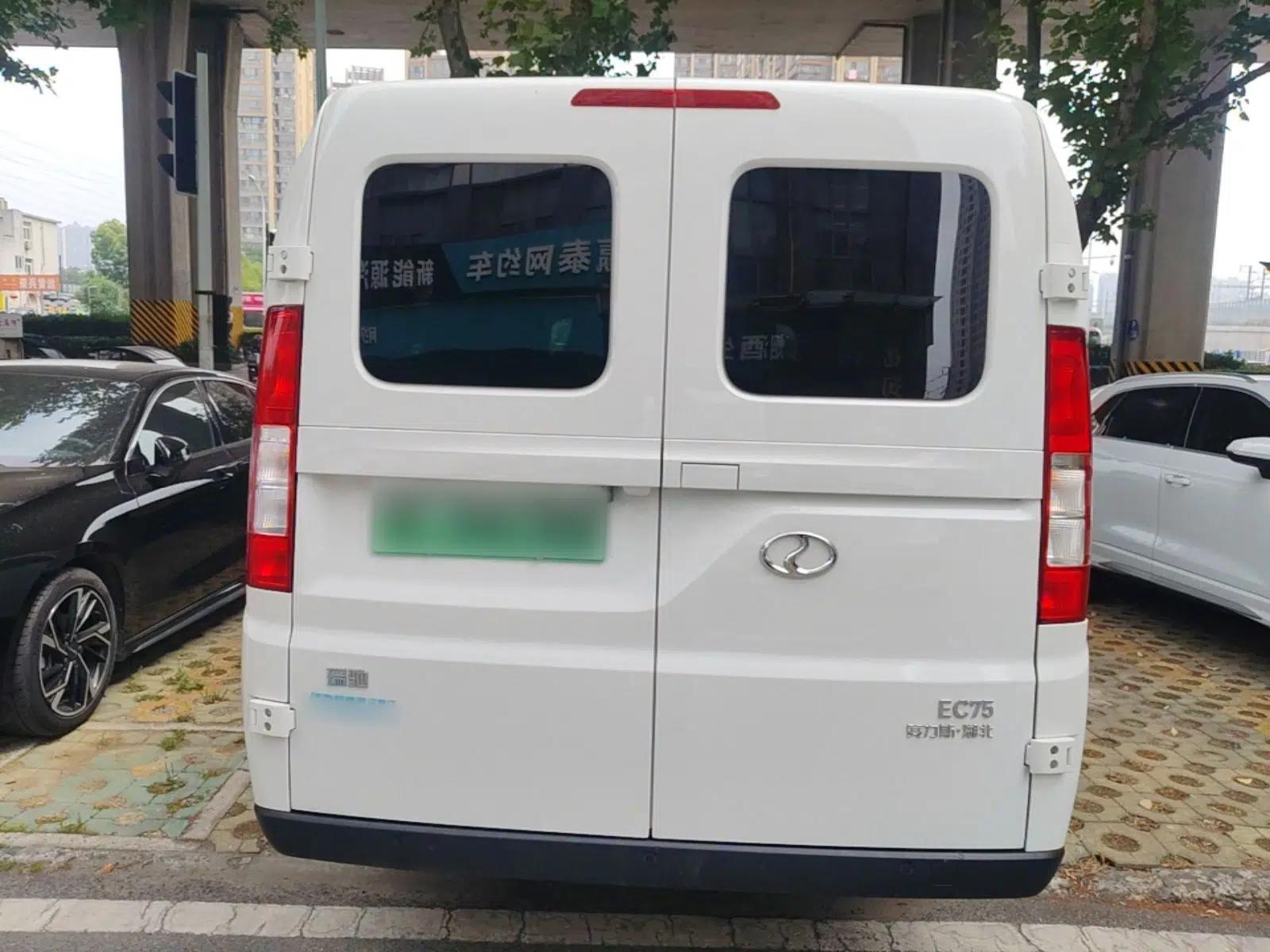 Ruichi EC75 2025 Model Passenger Vehicle Ultra-Charging Edition Pioneer I 52.16 kWh — миниатюра 5