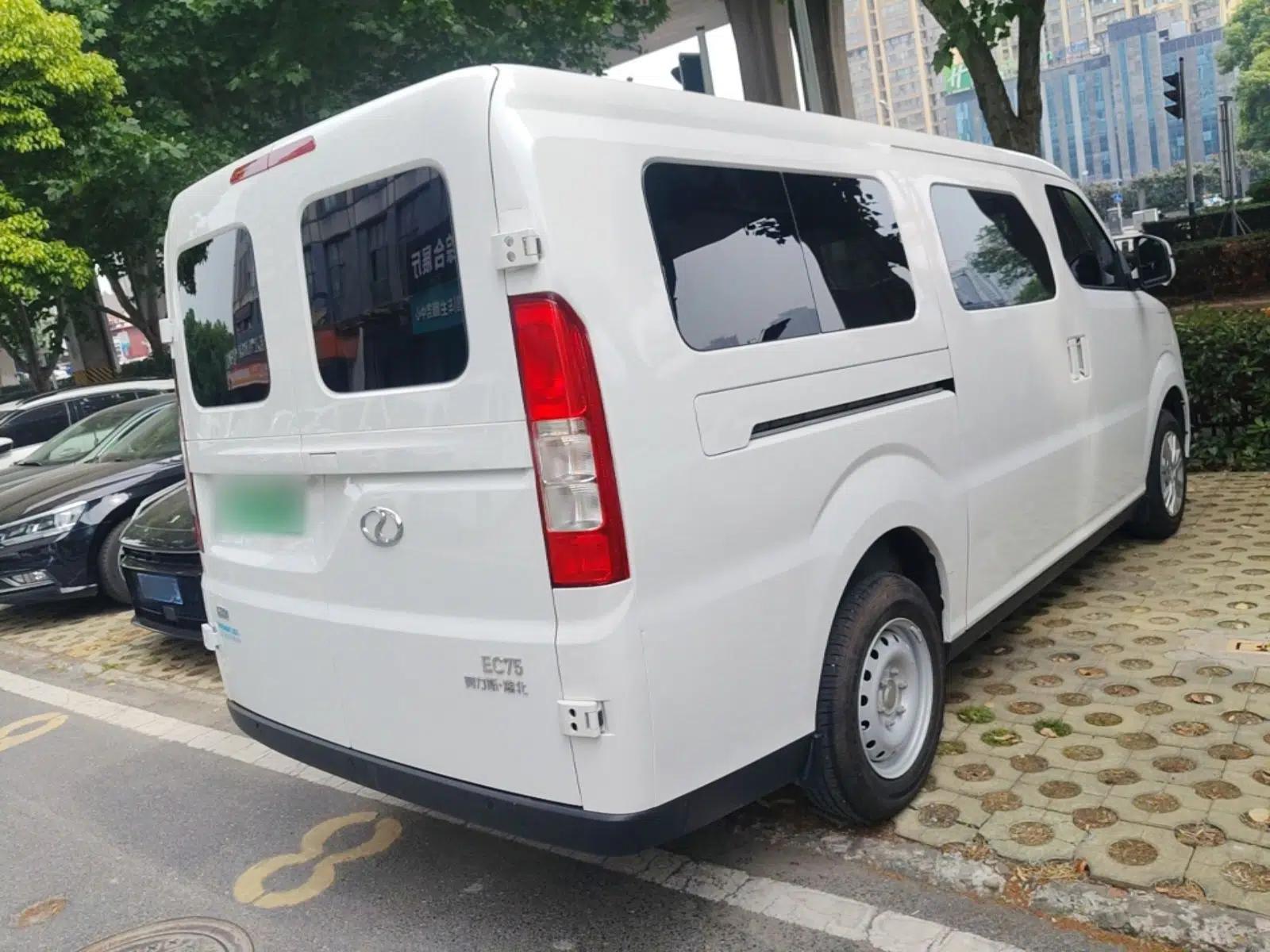 Ruichi EC75 2025 Model Passenger Vehicle Ultra-Charging Edition Pioneer I 52.16 kWh — миниатюра 6