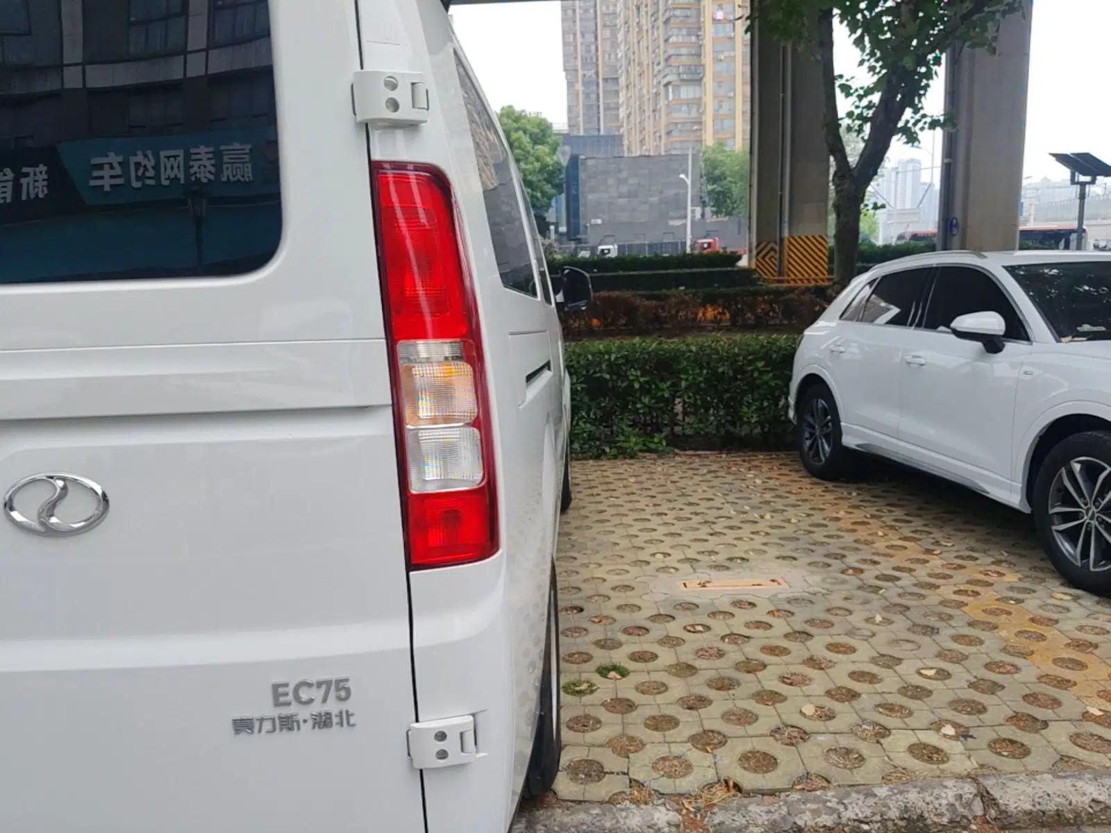 Ruichi EC75 2025 Model Passenger Vehicle Ultra-Charging Edition Pioneer I 52.16 kWh — миниатюра 7