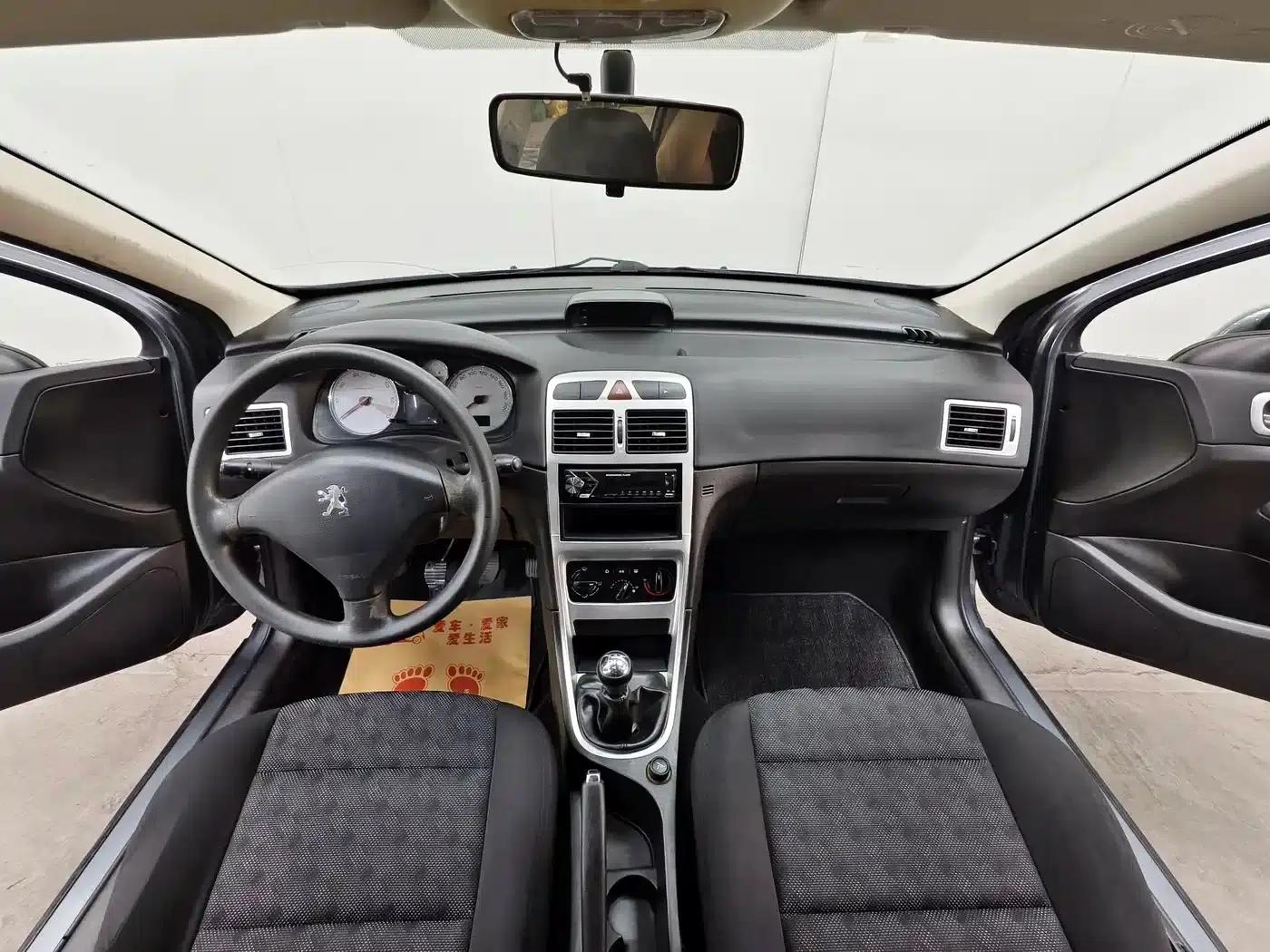 Peugeot 307 2010 Hatchback 1.6L Manual Comfort Edition — миниатюра 9