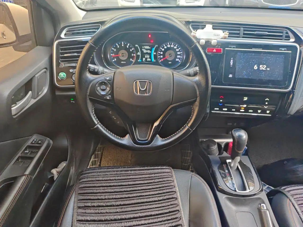 Honda Gienia 2017 1.5L CVT Luxury Edition — миниатюра 11