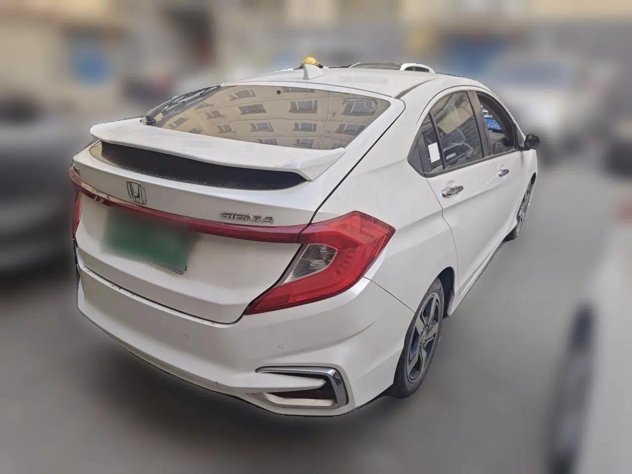 Honda Gienia 2017 1.5L CVT Luxury Edition — миниатюра 6