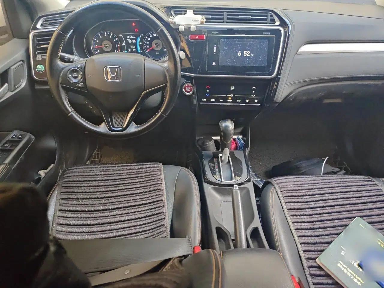 Honda Gienia 2017 1.5L CVT Luxury Edition — миниатюра 10