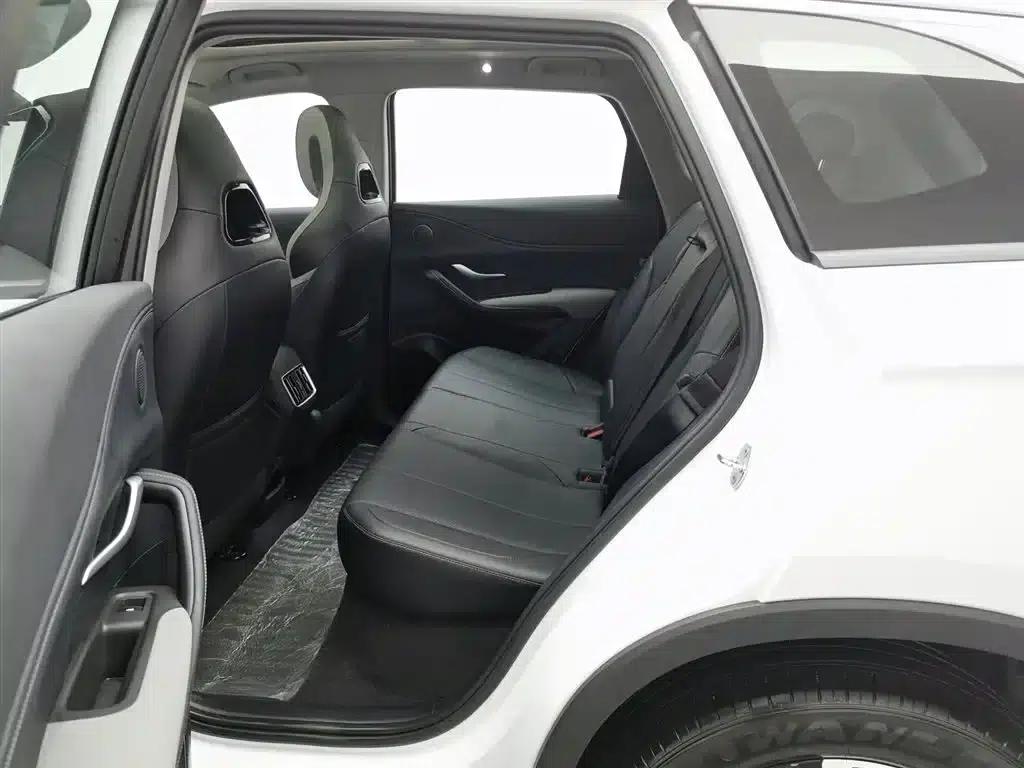 Hiace 05 DM-i 2025 DM-i 75KM Premium Edition — миниатюра 15