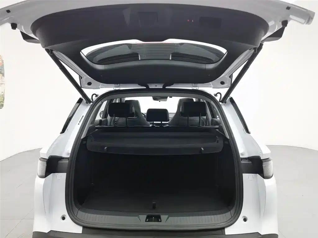 Hiace 05 DM-i 2025 DM-i 75KM Premium Edition — миниатюра 16