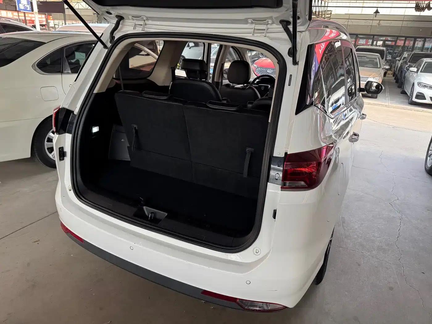 Baojun 360 2018 1.5L Automatic Deluxe Edition (National V Emission Standard) — миниатюра 3