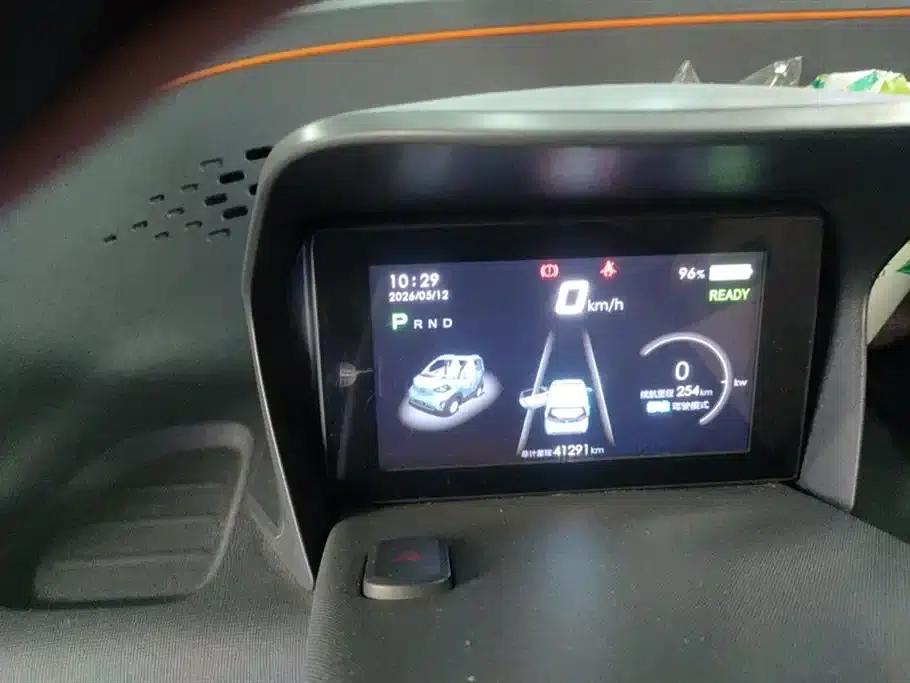 Baojun E100 2019 Model 250KM Smart Edition — миниатюра 14
