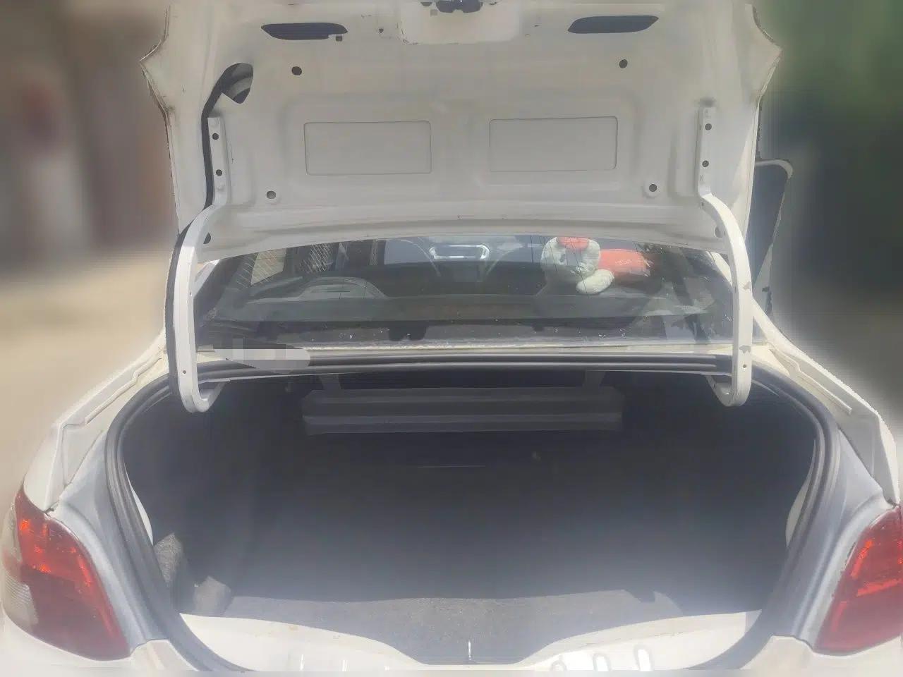 Peugeot 301 2016 1.6L Automatic Comfort Edition — миниатюра 20