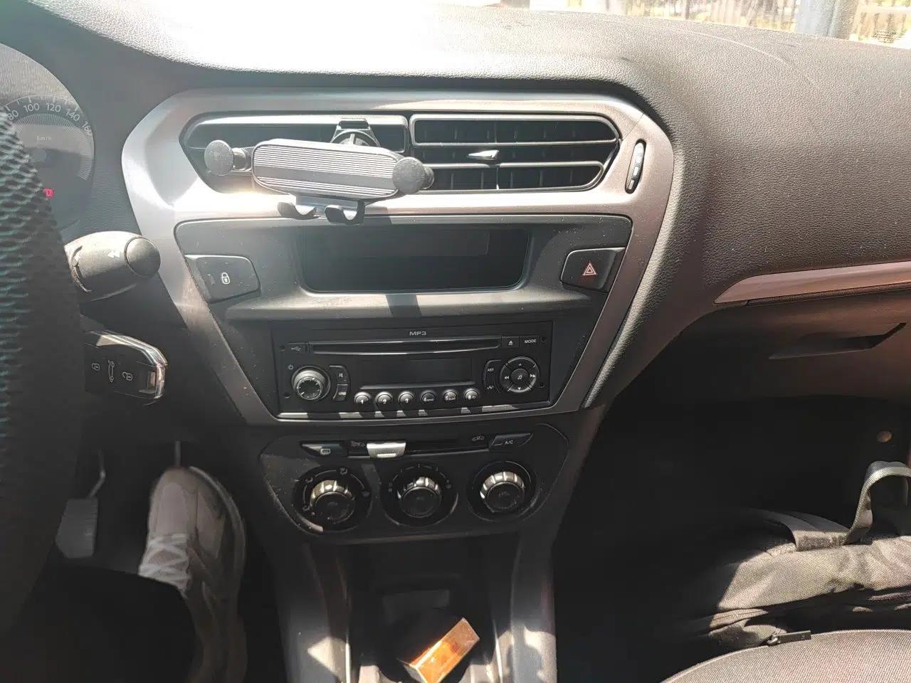 Peugeot 301 2014 1.6L Manual Comfort Edition — миниатюра 14