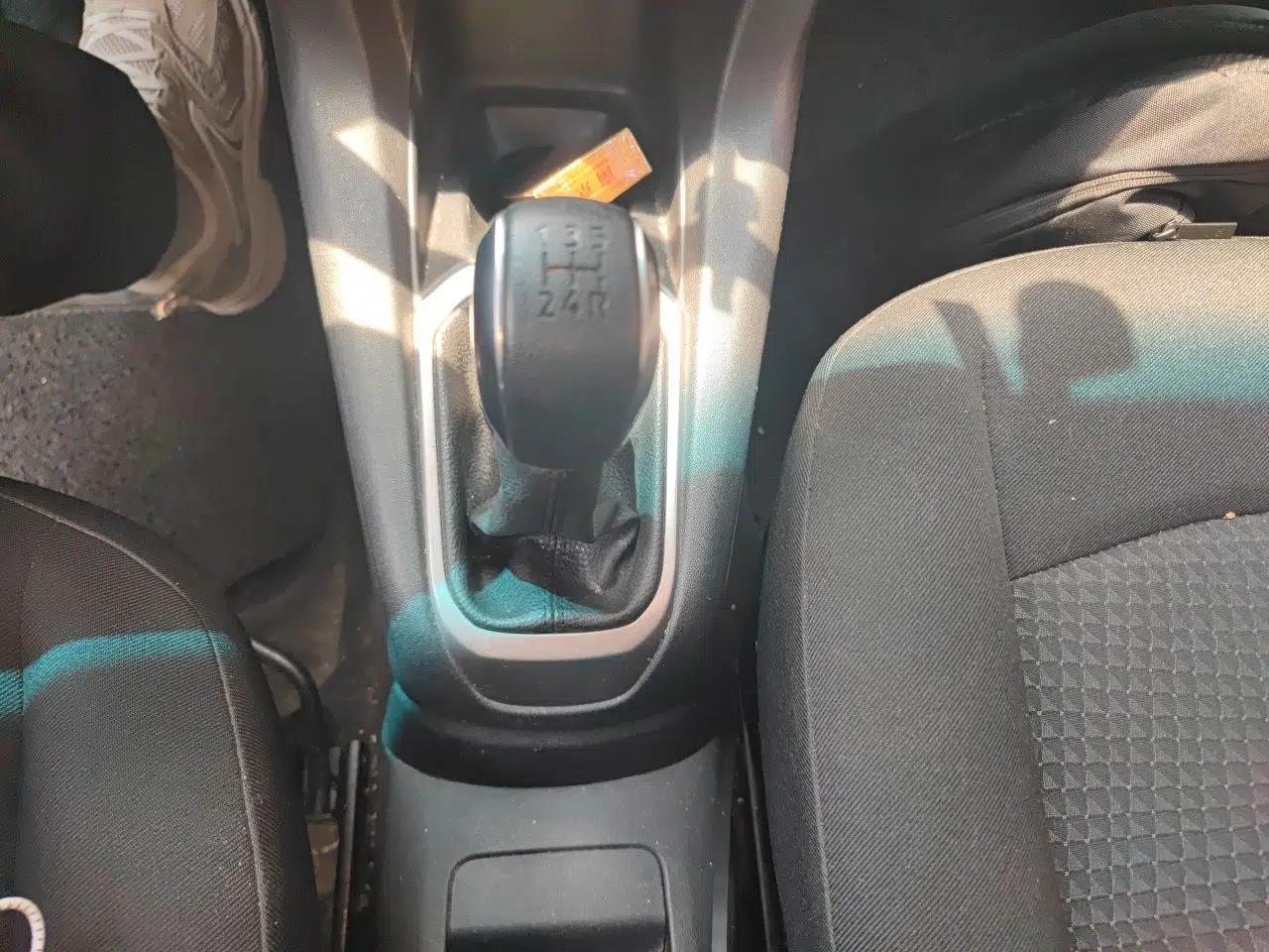 Peugeot 301 2014 1.6L Manual Comfort Edition — миниатюра 15