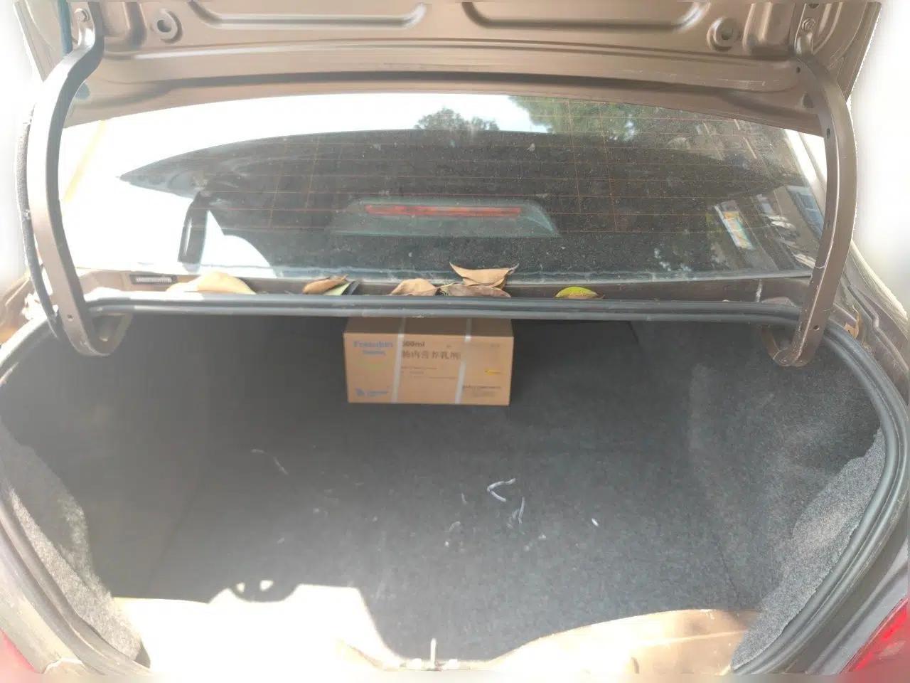 Peugeot 301 2014 1.6L Manual Comfort Edition — миниатюра 20