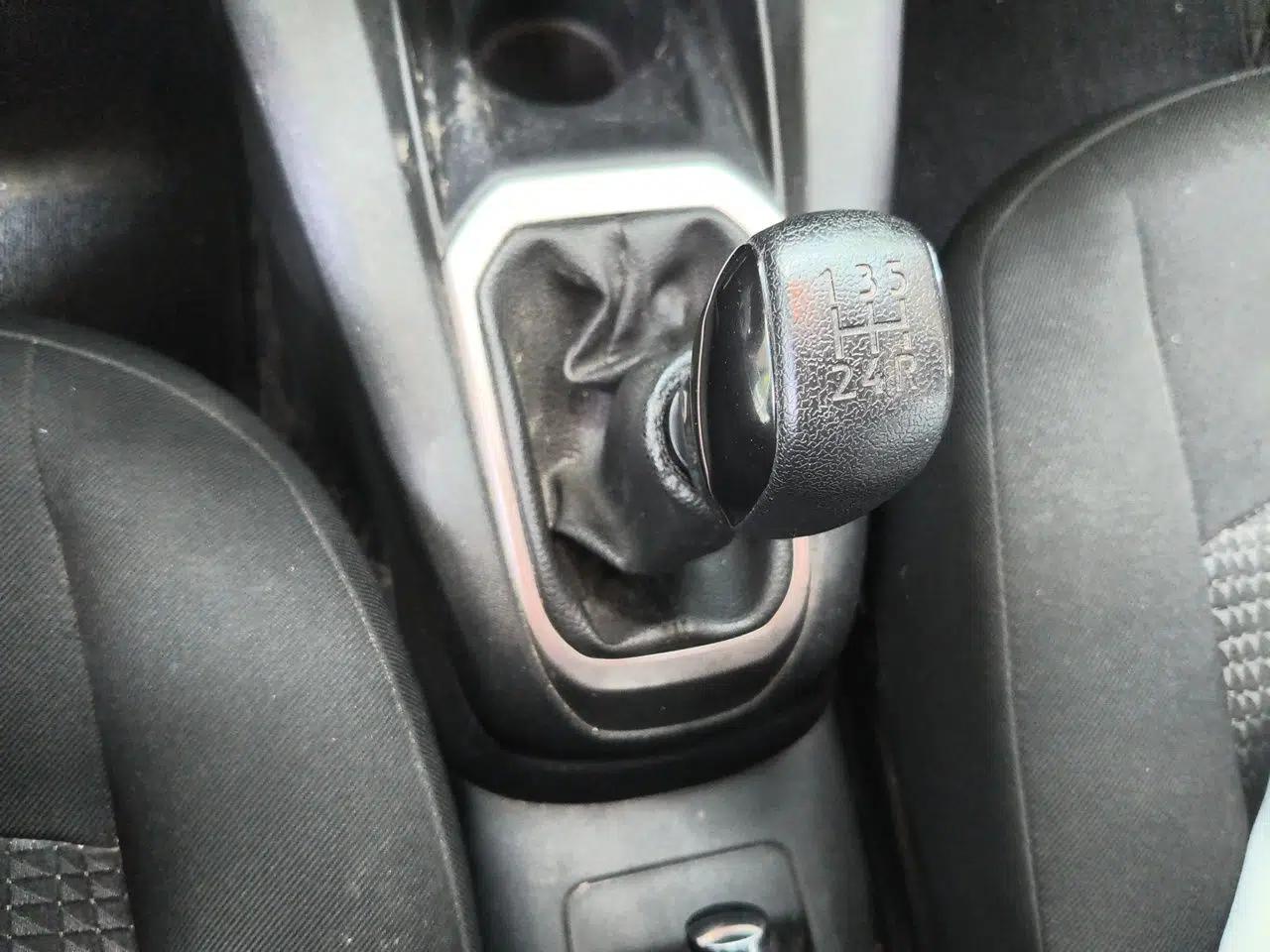 Peugeot 301 2016 1.6L Manual Comfort Edition — миниатюра 15
