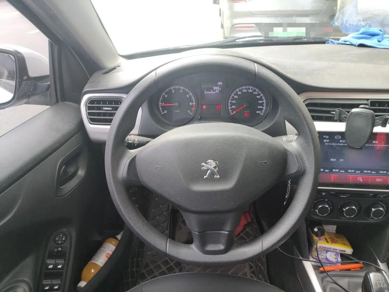 Peugeot 301 2018 1.6L Manual Comfort Edition — миниатюра 11