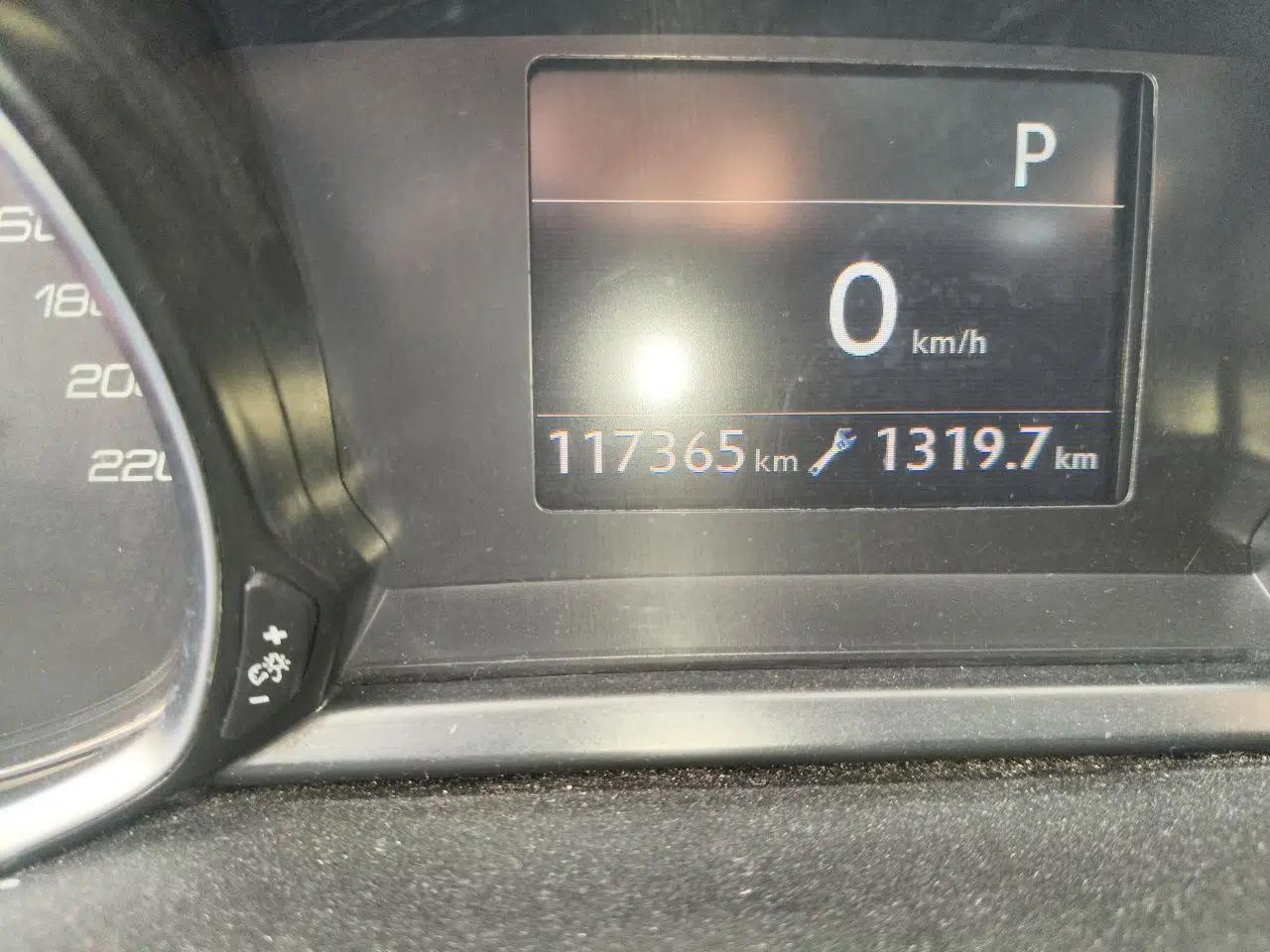 Peugeot 308S 2015 1.6T Automatic Ruichi Edition — миниатюра 13