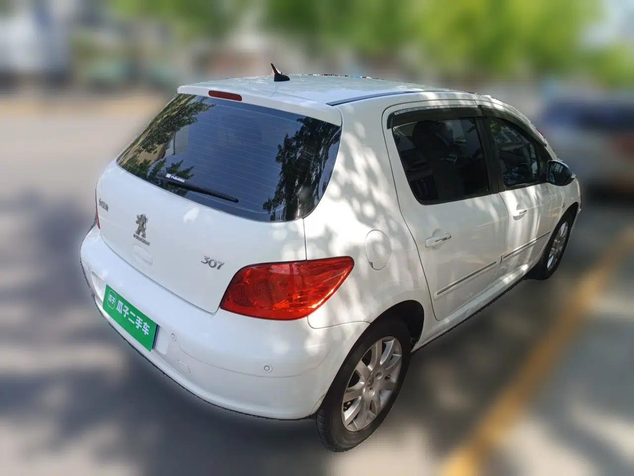Peugeot 307 2013 Hatchback 1.6L Manual Comfort Edition — миниатюра 6