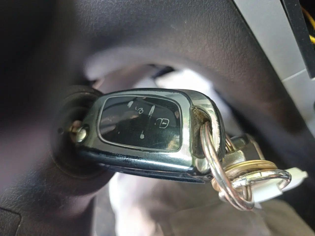 Peugeot 307 2013 Hatchback 1.6L Manual Comfort Edition — миниатюра 9