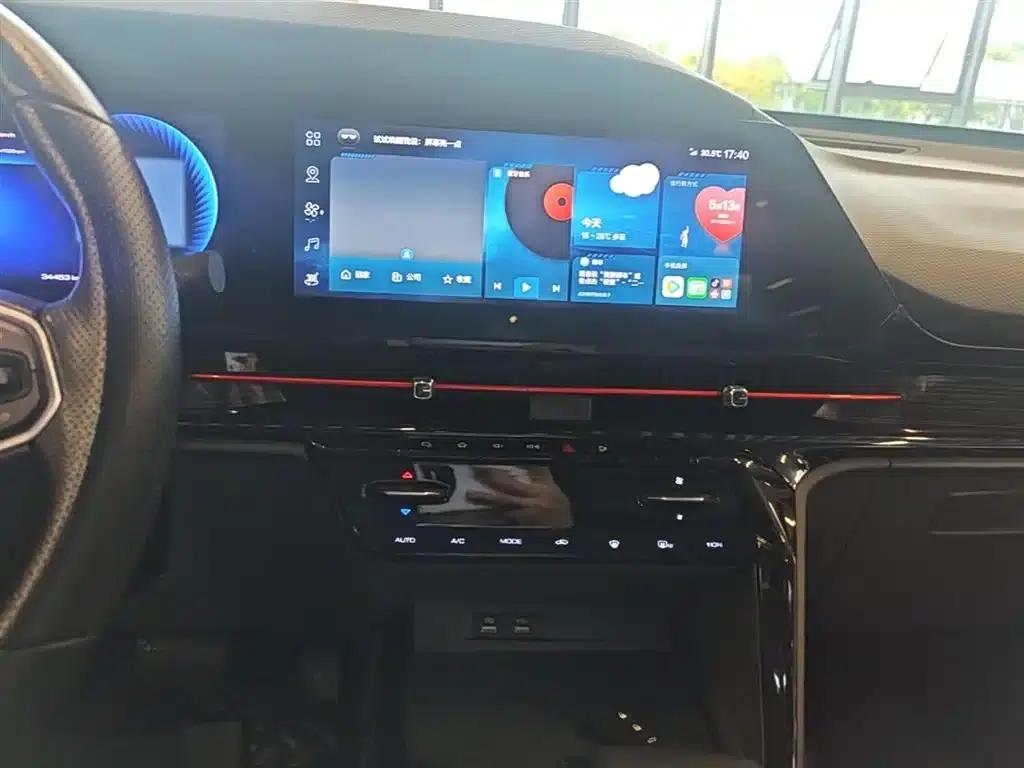 Baojun RC-6 2019 1.5T CVT 24-Hour Online Premium Edition — миниатюра 13