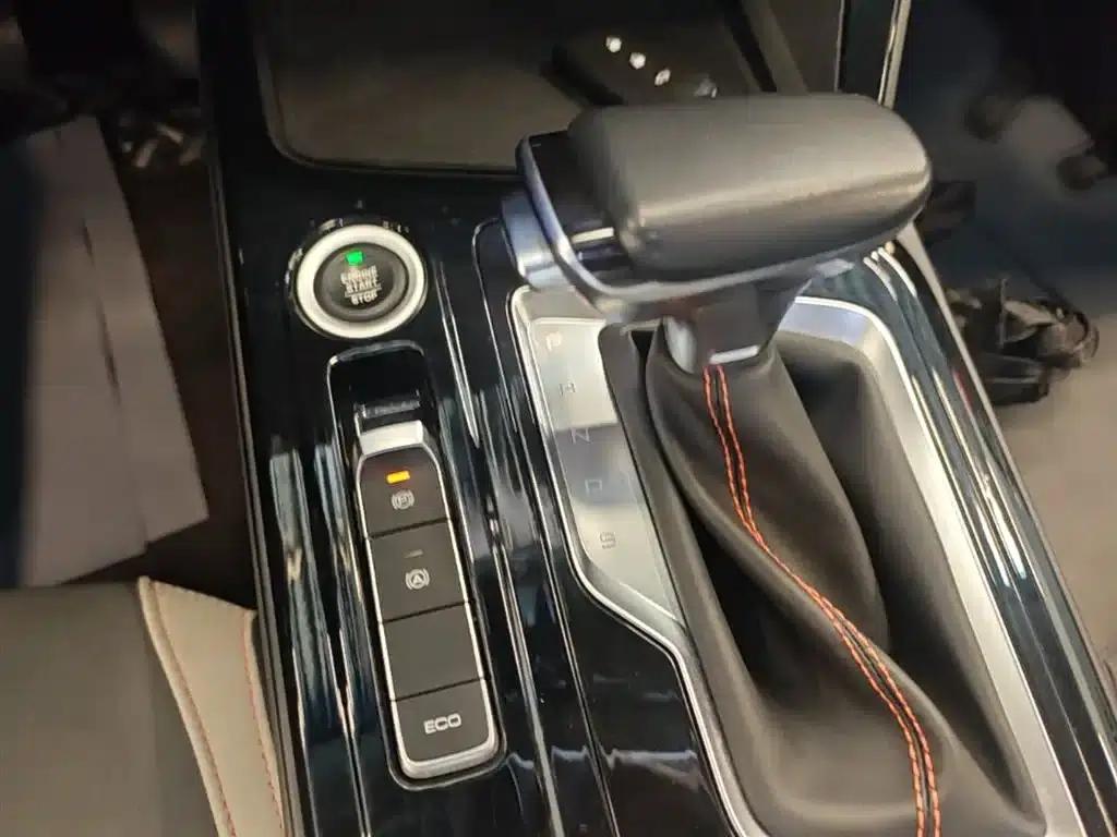 Baojun RC-6 2019 1.5T CVT 24-Hour Online Premium Edition — миниатюра 14
