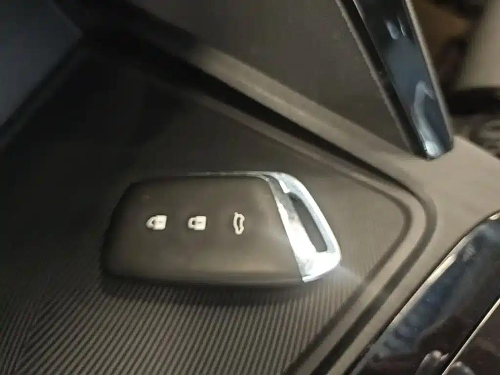 Baojun RC-6 2019 1.5T CVT 24-Hour Online Premium Edition — миниатюра 9