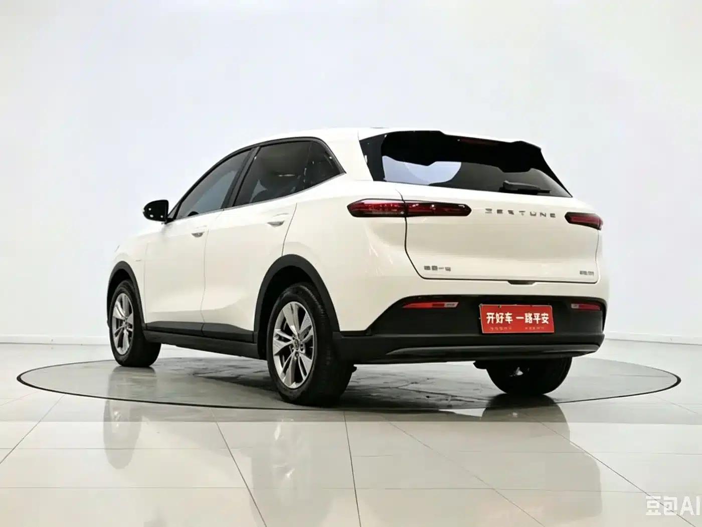 Yueyi 03 2025 Model 565km Enjoy Edition — миниатюра 3
