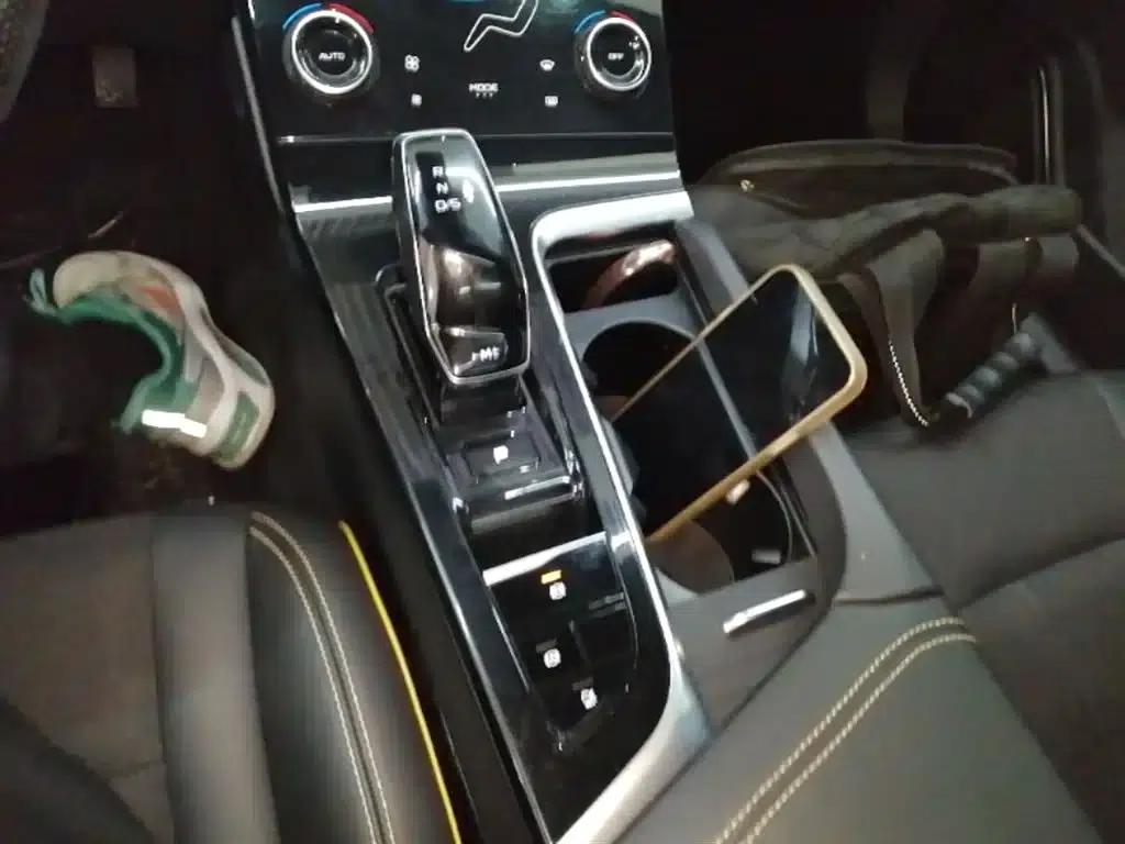 Bestune B70S 2022 1.5T Smart and Trendy Commander — миниатюра 14